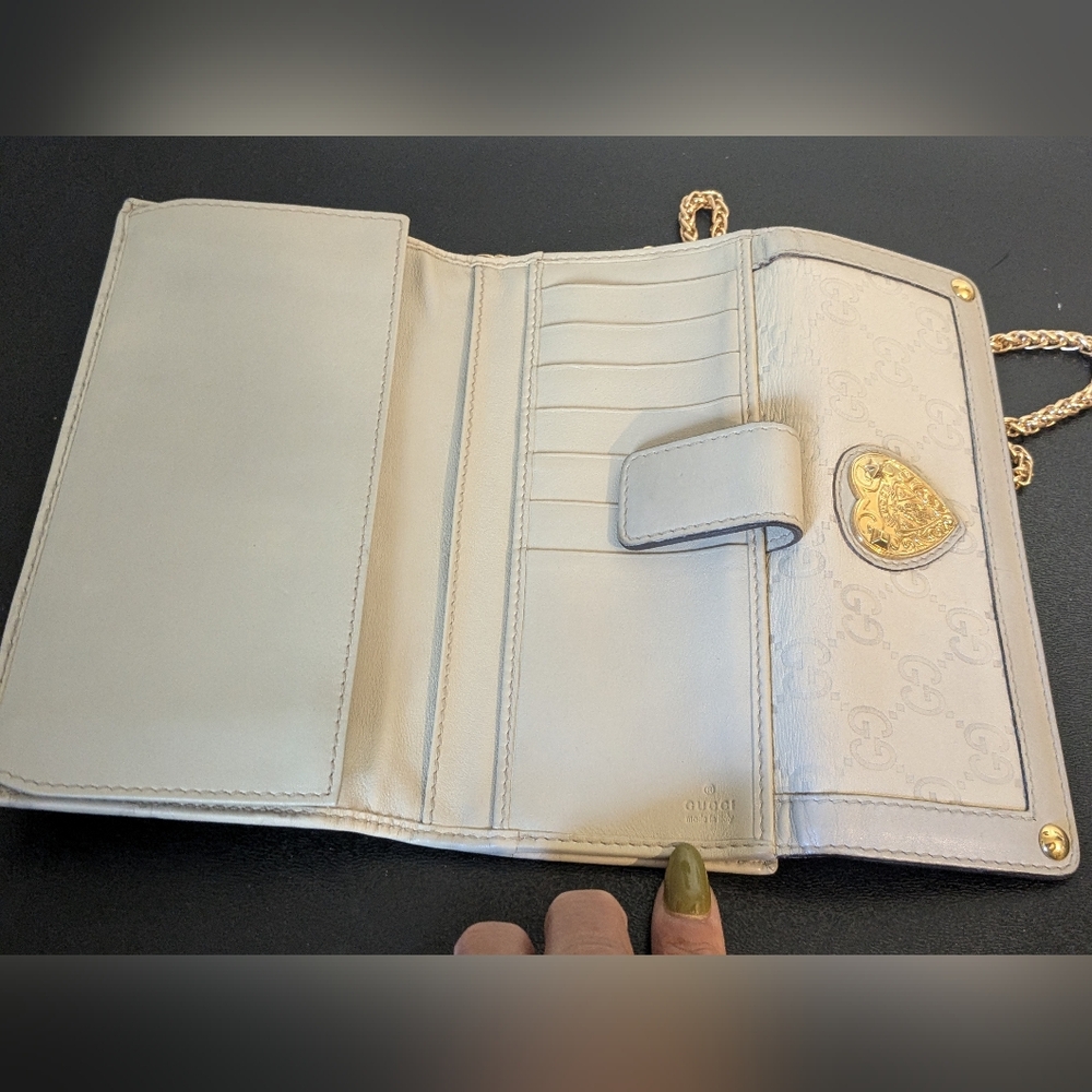 GUCCI Sima Leather Heart Gold Crest Cream Logo Embossed Zip Around Long Wallet - Picture 12 of 16